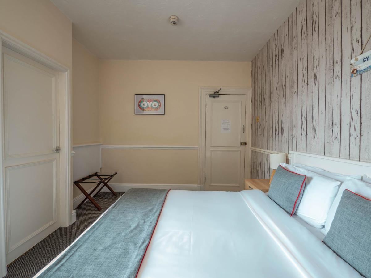 Oyo Pier Hotel Rhyl Exteriér fotografie