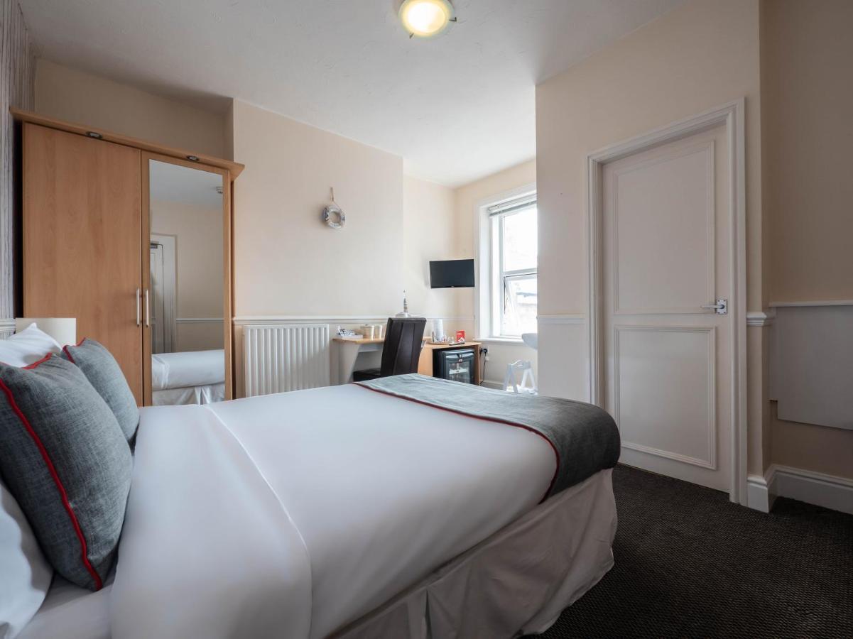 Oyo Pier Hotel Rhyl Exteriér fotografie
