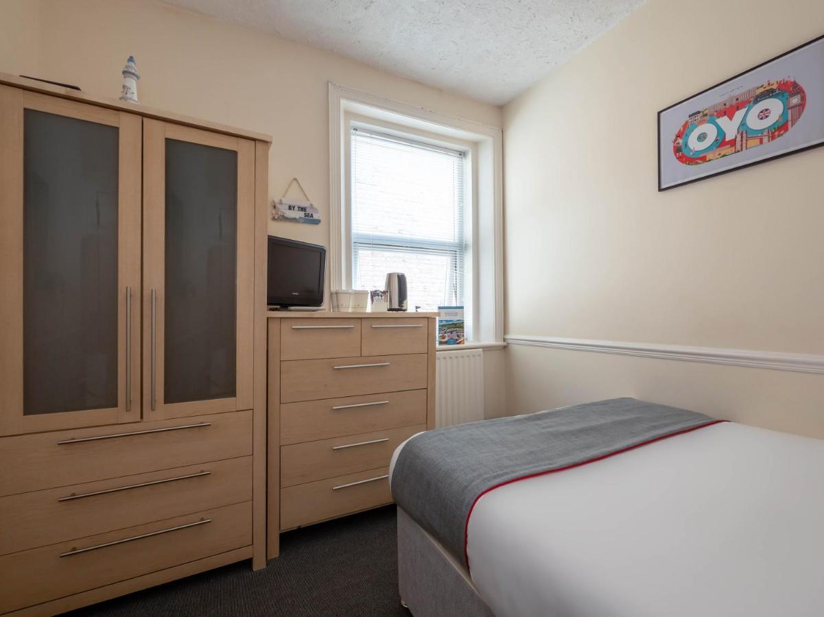 Oyo Pier Hotel Rhyl Exteriér fotografie
