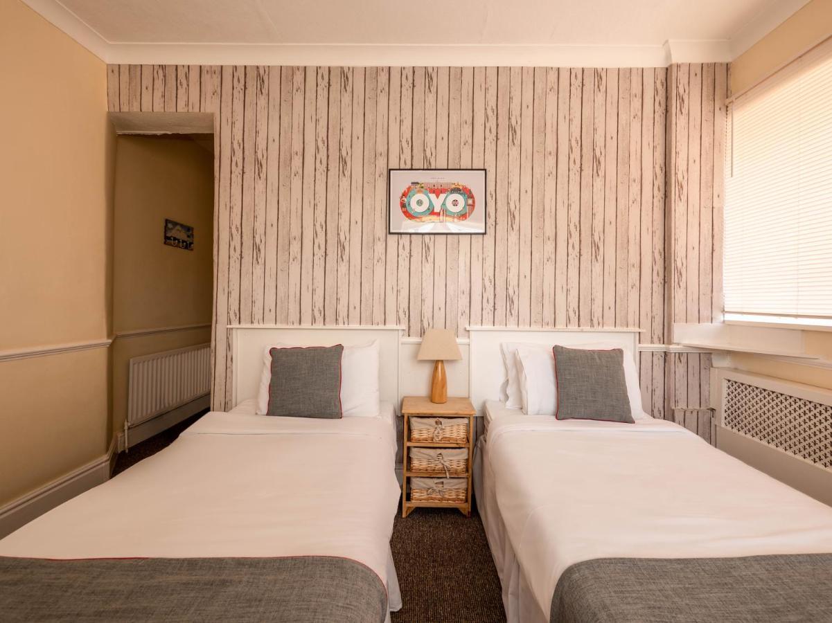 Oyo Pier Hotel Rhyl Exteriér fotografie