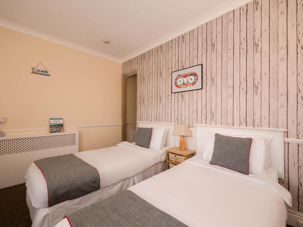Oyo Pier Hotel Rhyl Exteriér fotografie